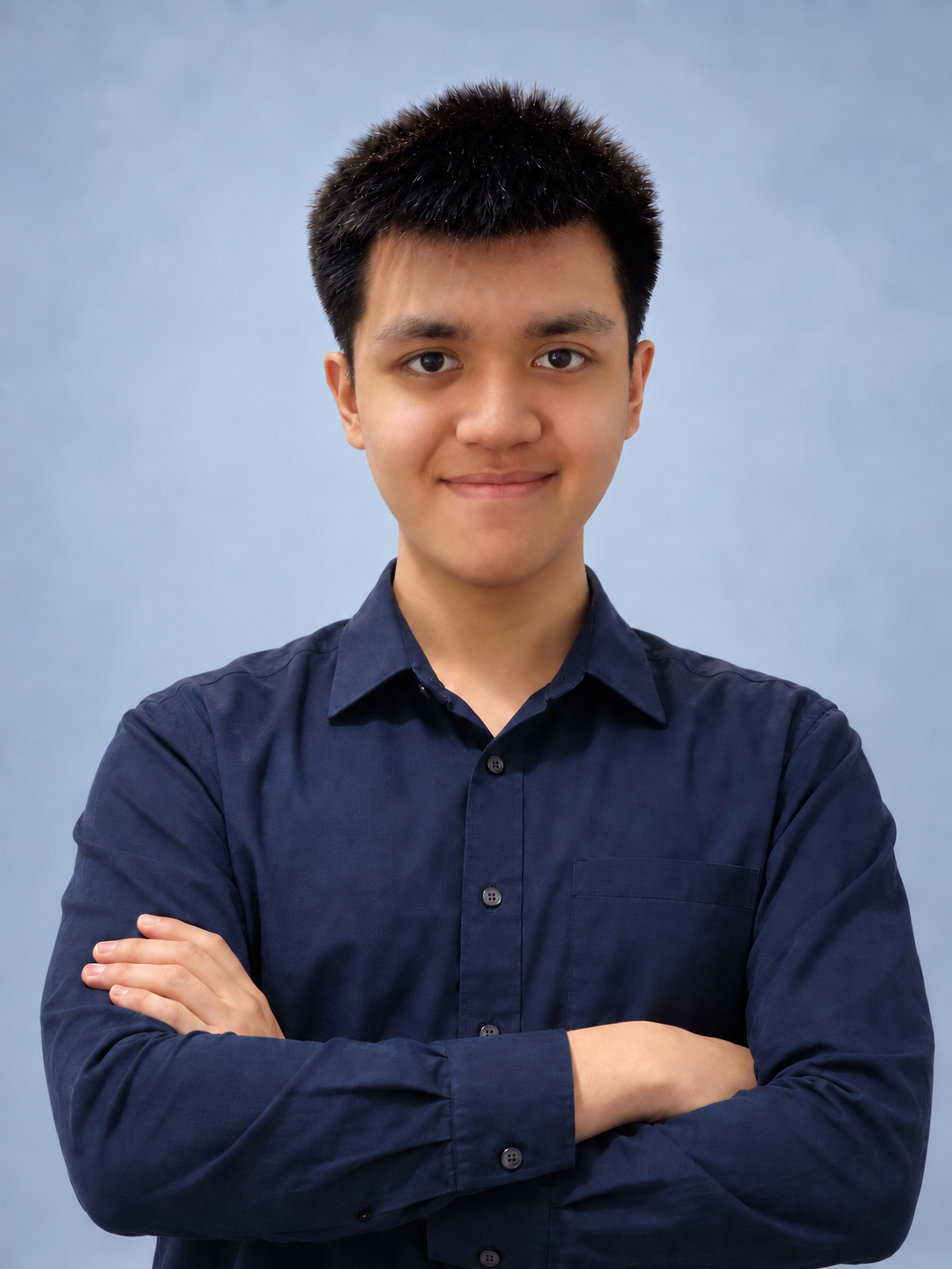 Brian Filbert berdiri dengan tangan menyilang